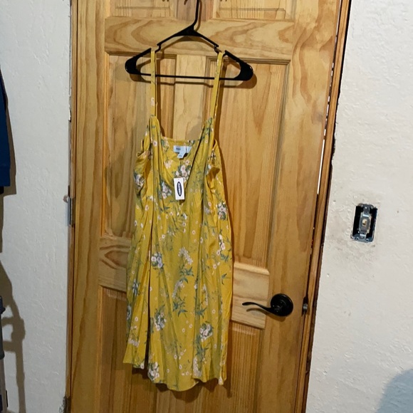 Dress - Picture 1 of 1